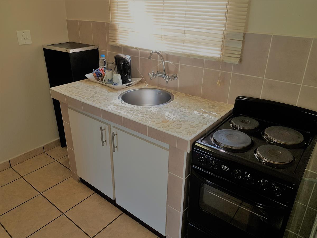 Ezulwini Guest House ภายนอก รูปภาพ