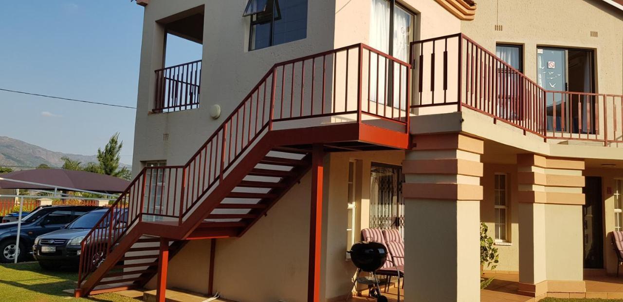 Ezulwini Guest House ภายนอก รูปภาพ