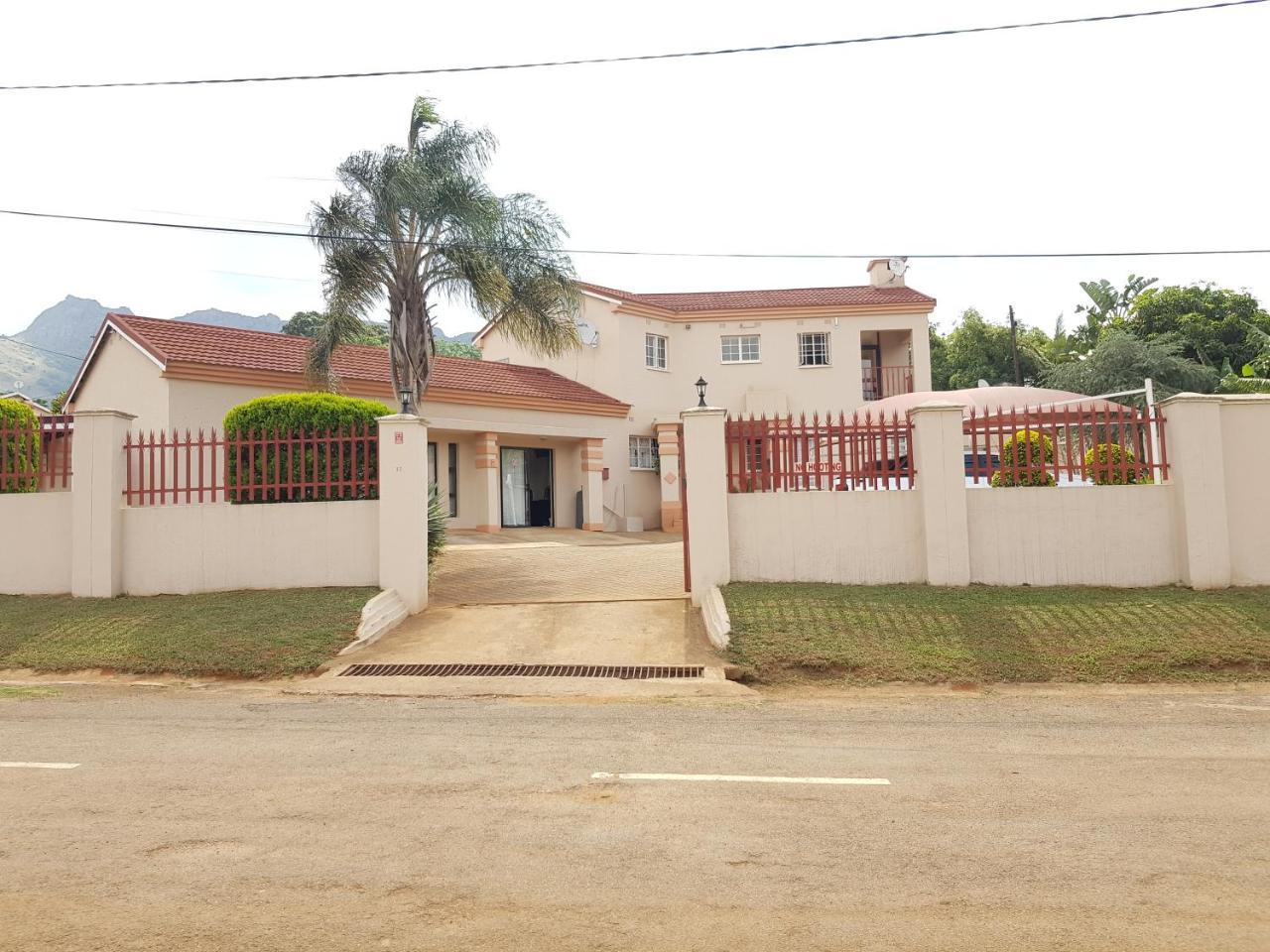 Ezulwini Guest House ภายนอก รูปภาพ