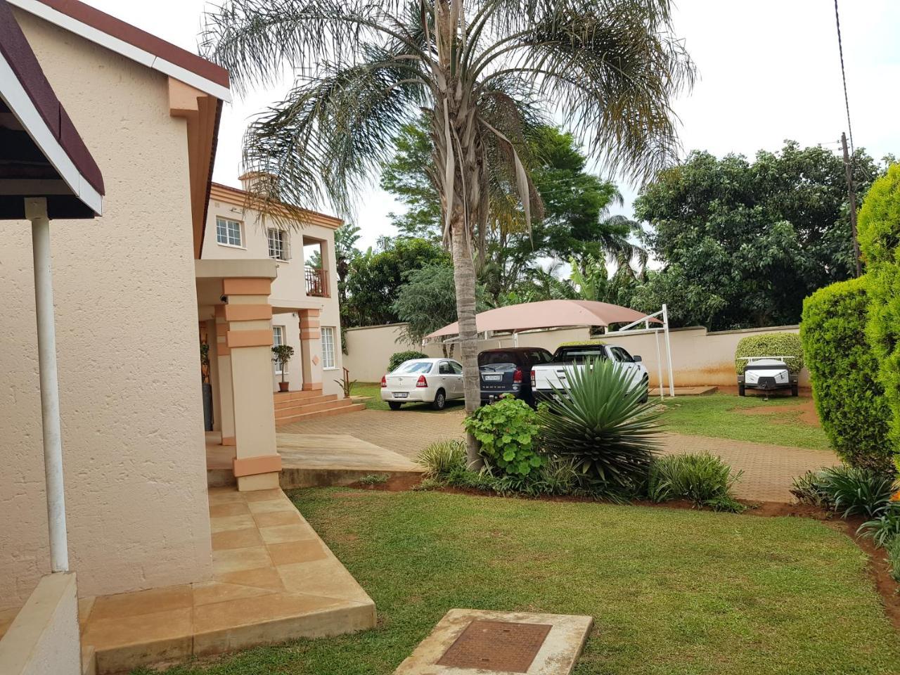 Ezulwini Guest House ภายนอก รูปภาพ